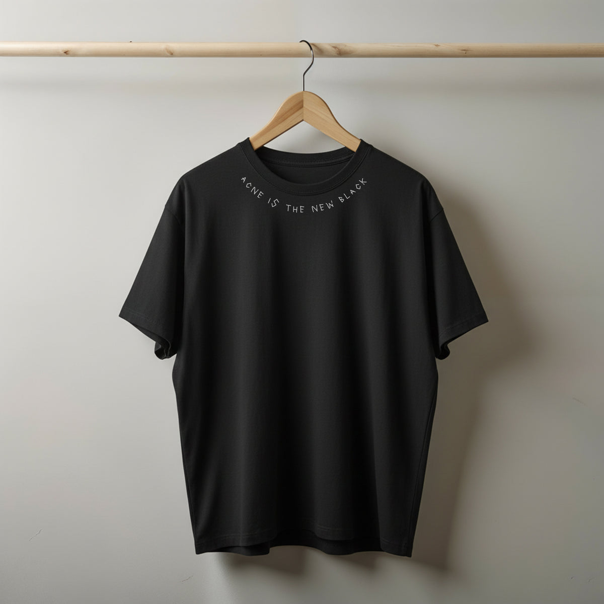 Acne is the new Black | La T-Shirt