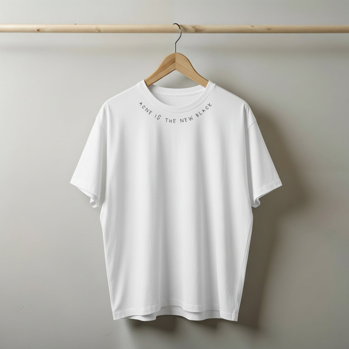 Acne is the new Black | La T-Shirt